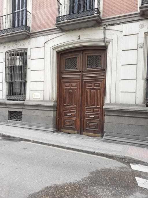 Acogedor Apartamento En Gran Via Madrid Exterior foto