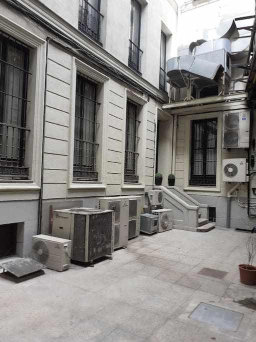 Acogedor Apartamento En Gran Via Madrid Exterior foto